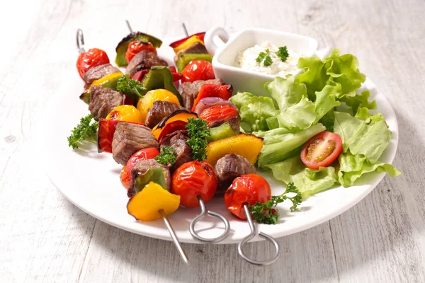 Carne e verdure fritte — Foto Stock