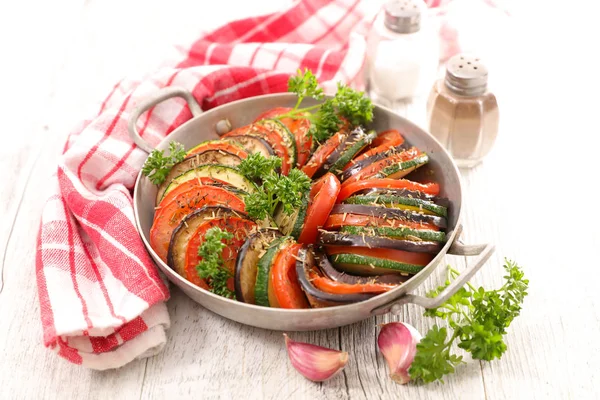 Ratatouille, verduras horneadas, tian —  Fotos de Stock