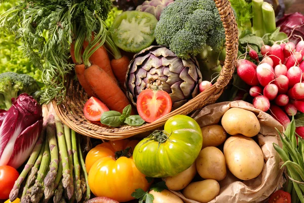 Reifes Obst und Gemüse — Stockfoto