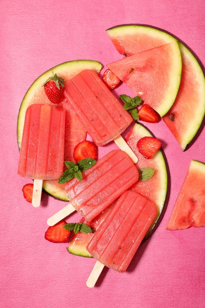 Watermeloen popsicle ijs — Stockfoto