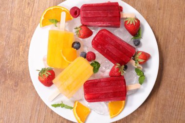 Lezzetli çubuklu dondurmayı dondurma