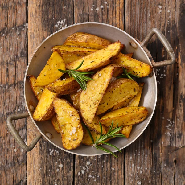 Grilled potato with rosemary — Stock Photo, Image