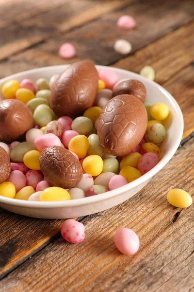 Dolci caramelle alle uova di Pasqua — Foto Stock
