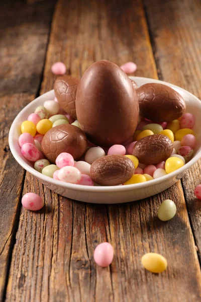 Sladké velikonoční vejce bonbóny — Stock fotografie