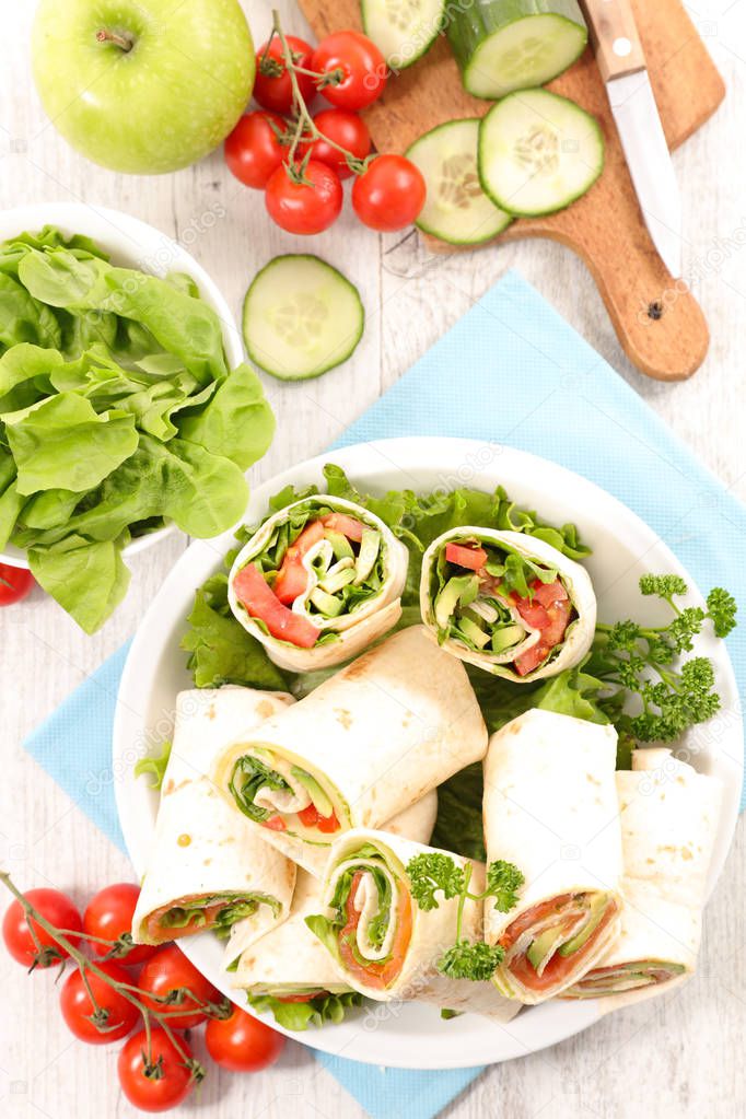 sandwich wraps with vegetables
