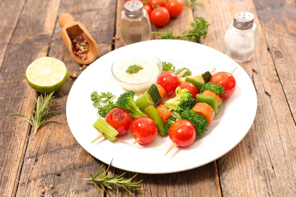 Grilled vegetables on white plate — Stock Photo, Image