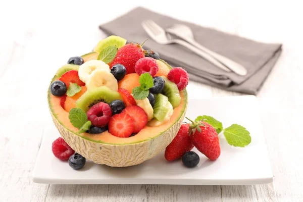 Frischer Obstsalat — Stockfoto