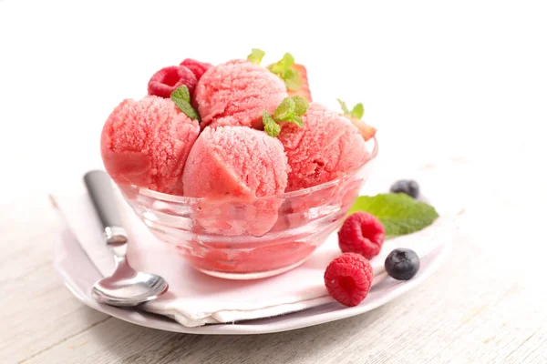 Strawberries ice cream — Stock Photo, Image