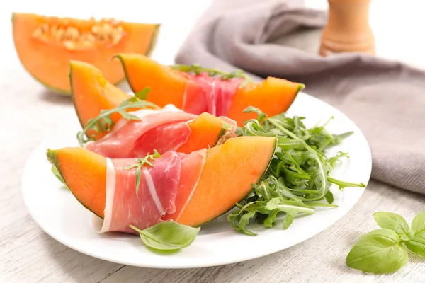 Melon skivor och prosciutto — Stockfoto