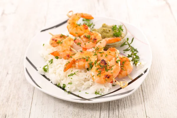 Camarones fritos con arroz — Foto de Stock