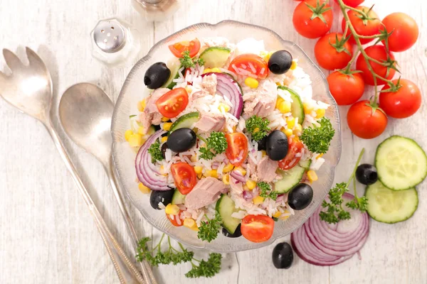 Ensalada de arroz con atún —  Fotos de Stock