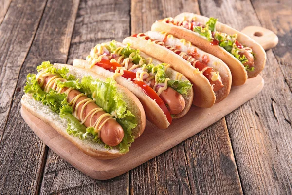 Deliciosos cachorros-quentes — Fotografia de Stock