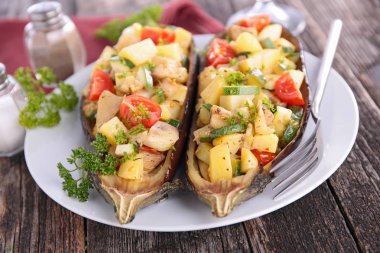 Sebzeli fırında patlıcan 