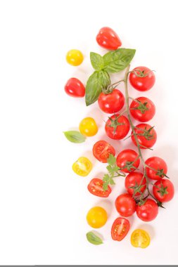 Taze vişneli domates.