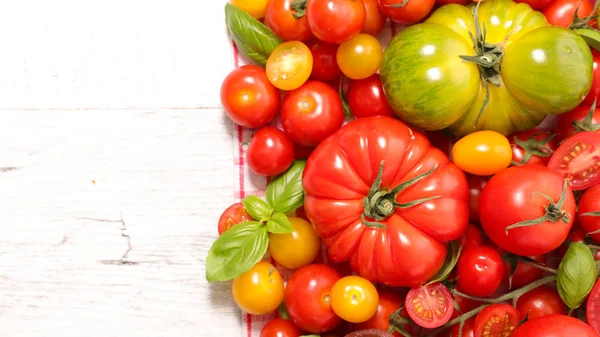 完熟トマトの盛り合わせ — ストック写真