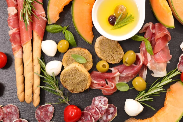 Antipasti mit Melone und Schinken — Stockfoto