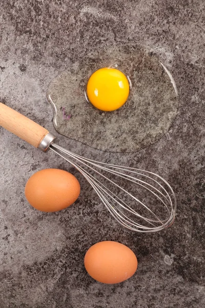 Syrová vejce a žloutek — Stock fotografie