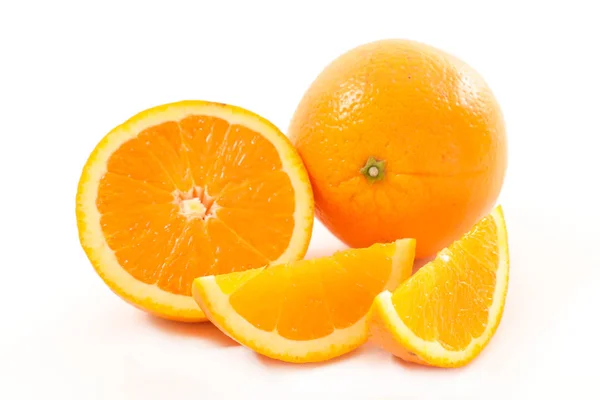 Вкусные свежие апельсины — стоковое фото