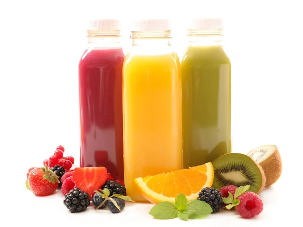 Sumos de frutas e sucos de frutas variados — Fotografia de Stock