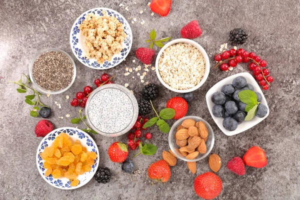 Chia pudding med jordgubbar — Stockfoto