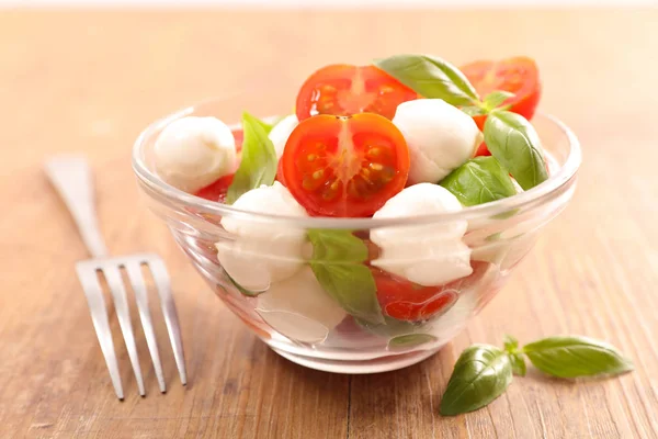 Köstlicher Caprese-Salat — Stockfoto