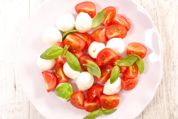 Köstlicher Caprese-Salat — Stockfoto