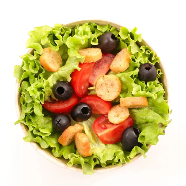 Frisse salade met tomaten en olijven — Stockfoto