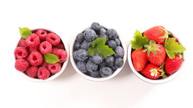 Yaban mersini, ahududu ve çilek