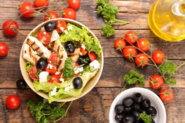 taze salata tavuk fileto