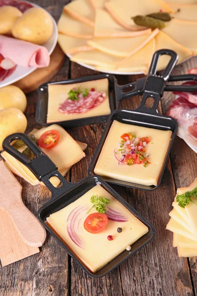 Festa de queijo raclette — Fotografia de Stock