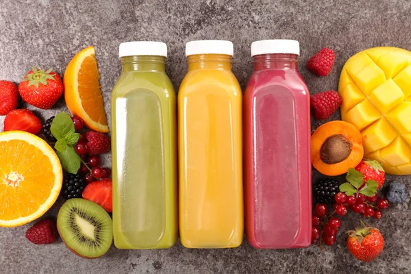 Vruchtensap, smoothies — Stockfoto