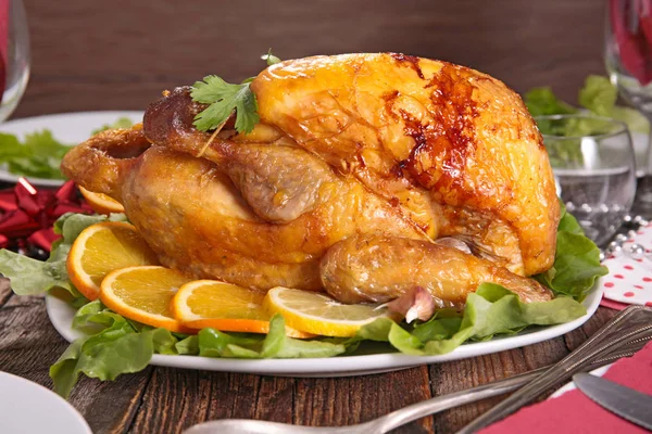 Whole roasted chicken — Stock Photo, Image