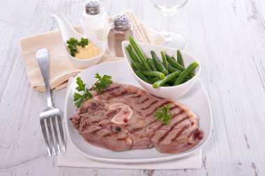 Kuzu ve yeşil fasulye