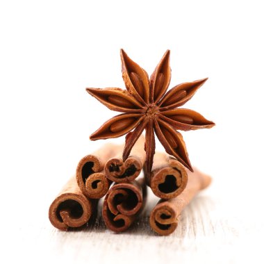 Anason ve tarçın baharat