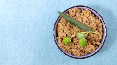 tapenade zeytin dalı ile