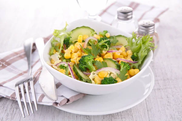 Salada mista vegetal — Fotografia de Stock