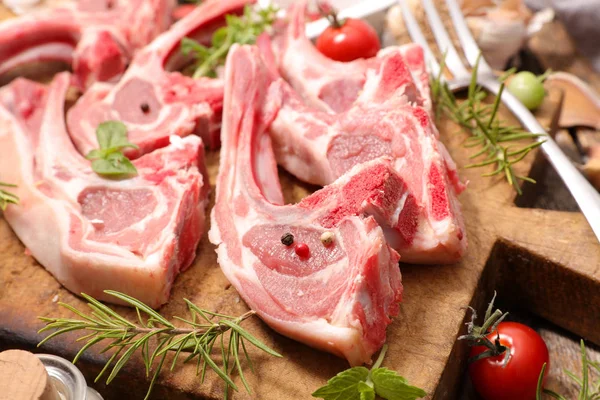 raw lamb chop 
