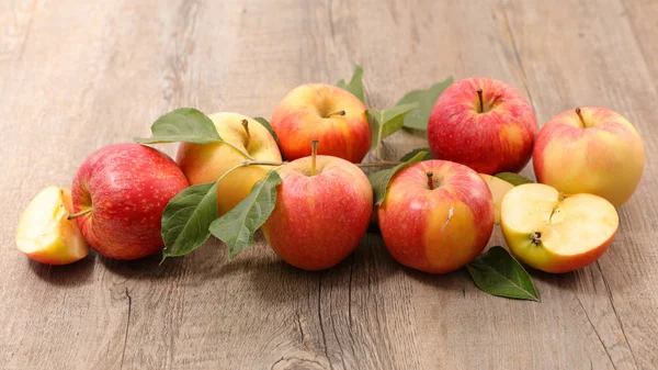 Montón de manzanas frescas —  Fotos de Stock