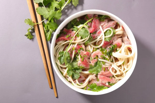 sığır eti ile Çin çorbası 