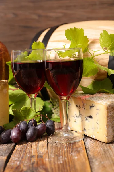 Vino rosso e formaggio — Foto Stock