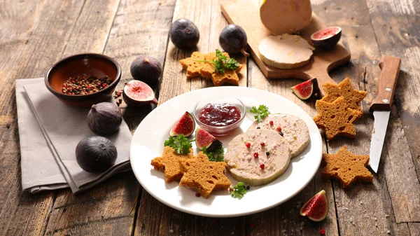 Foie gras, gingerbread and fig jelly — Stock Photo, Image