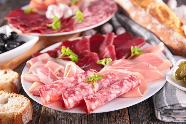 Salami et bacon assortis — Photo
