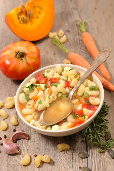 Zuppa di pasta con verdure — Foto Stock