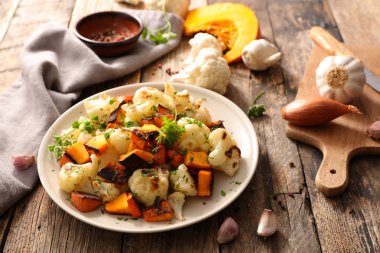 kavrulmuş karnabahar ve potimarron