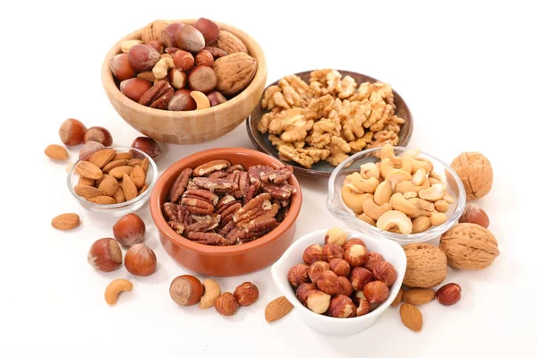 Skålar av nötter och torkad frukt — Stockfoto
