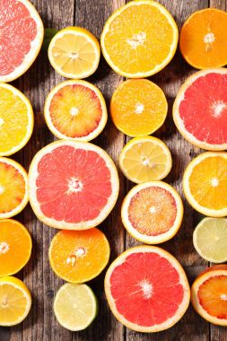 narenciye dilimlenmiş