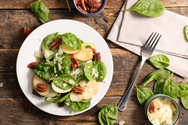 Plaka ıspanak salatası