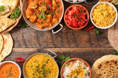 çeşitli Hint yemekleri 