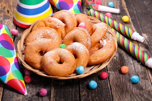 Leckere Donuts für den Karneval — Stockfoto