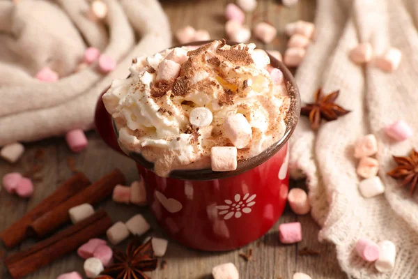 Chocolate quente com marshmallow — Fotografia de Stock